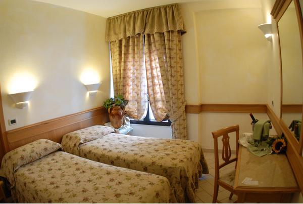 Hotel Pace San Giovanni Rotondo Pokój zdjęcie